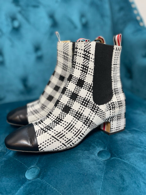 39 THOM BROWNE Boot