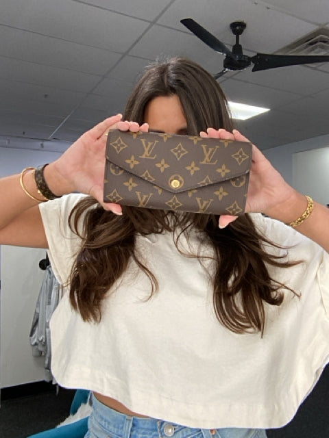 Louis Vuitton Sarah Monogram w/ Rasberry Interior Wallet/Bag