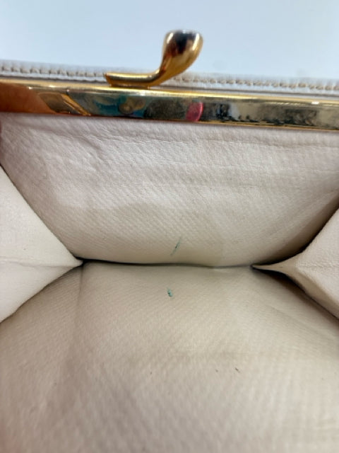 Vintage Gucci White Leather w/ Gold Hardware GG Logo Designer Wallet