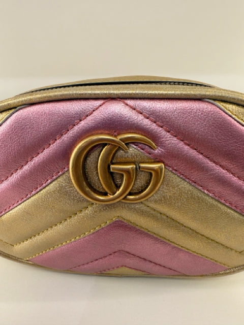 Pre Owned Gucci Leather Metallic Gold & Pink Marmont Chevron Beltbag 85-34" w/ Dust Bag.