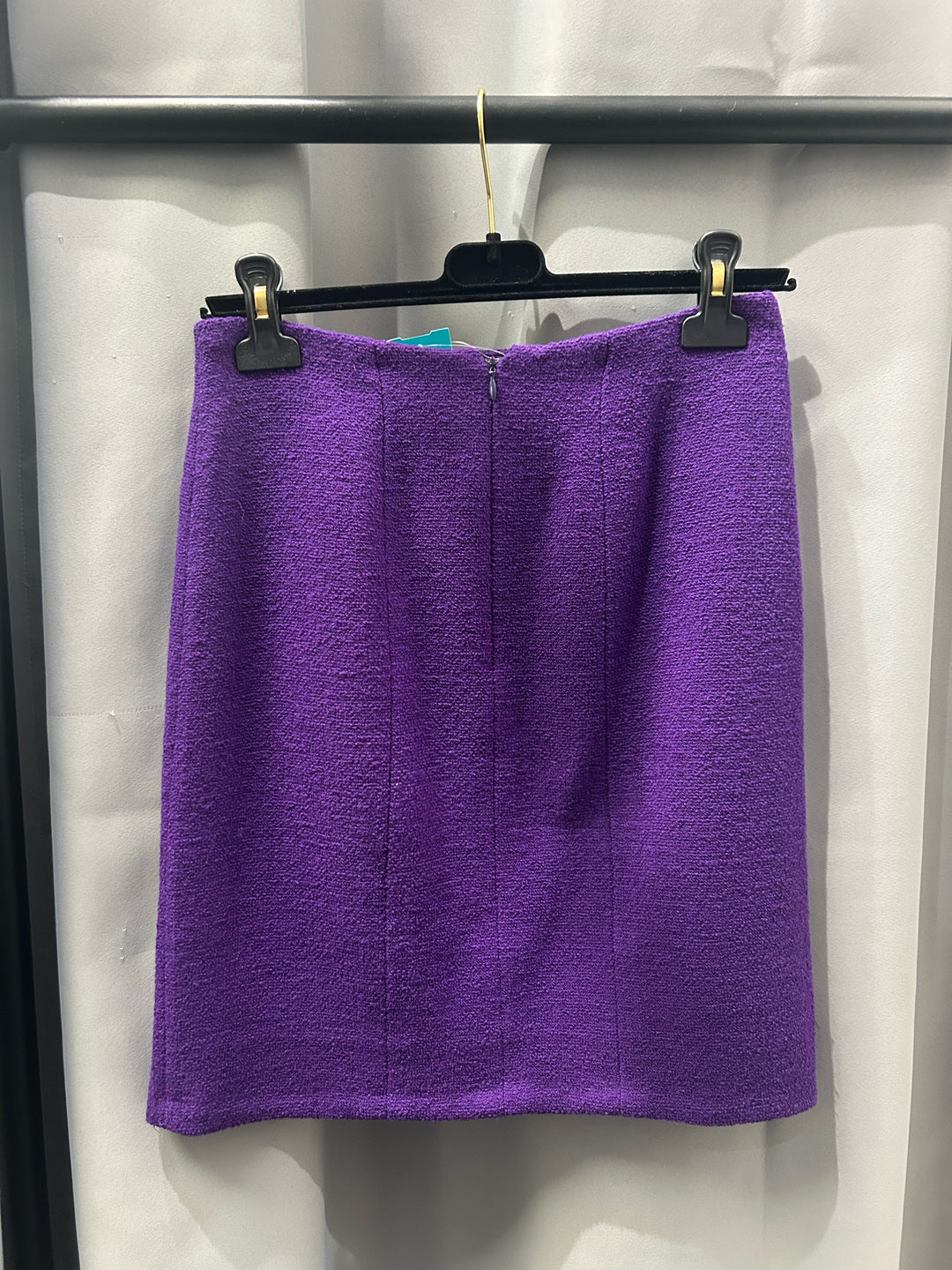 Chanel 2 PIECE SUIT WITH GOLD/PURPLE braque BUTTONs Sz 36