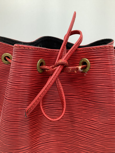 Pre Owned Louis Vuitton Epi Noe Bucket Handbag