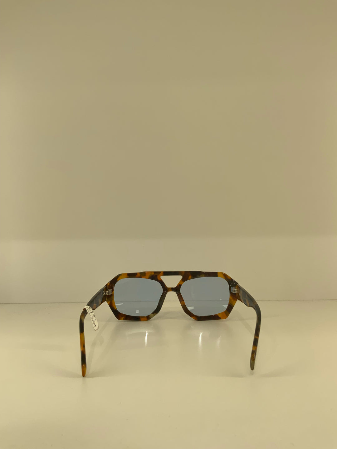 VEHLA Aviator Sunglasses W/ Case