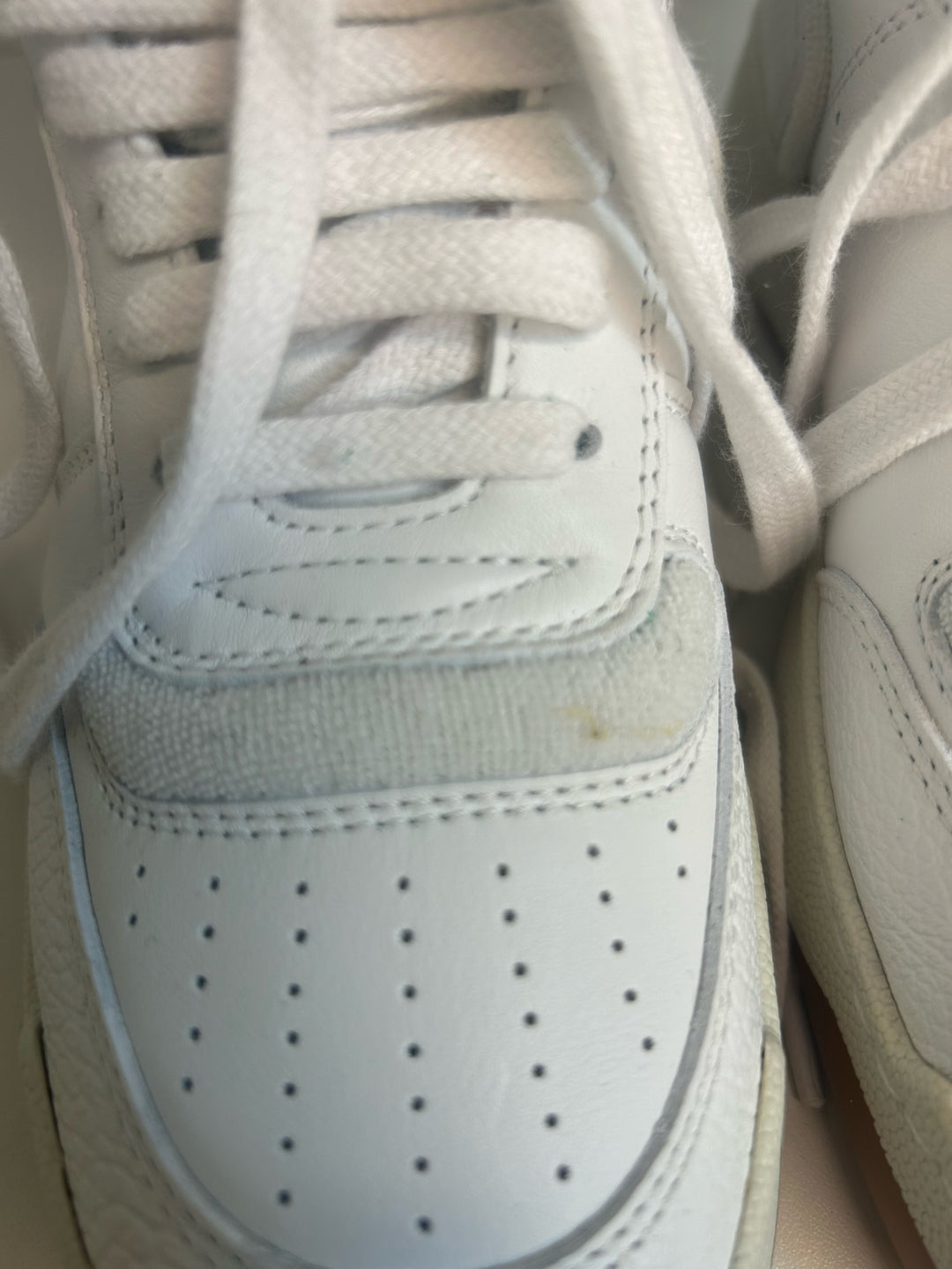 Yves Saint Laurent White High Top Sneakers Sz 38.5 Shoes
