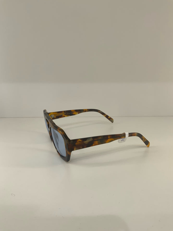VEHLA Aviator Sunglasses W/ Case