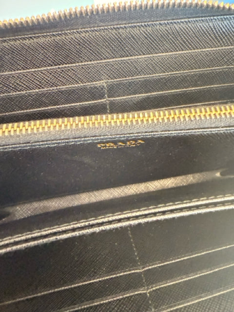 Prada Zippy Saffiano Leather Bow w/gold Wallet