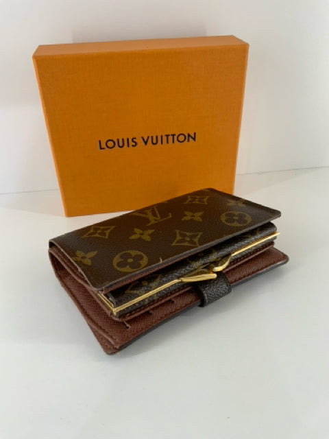 Vintage Louis Vuitton French Style Monogram w/ Coin Section CA0016 Wallet