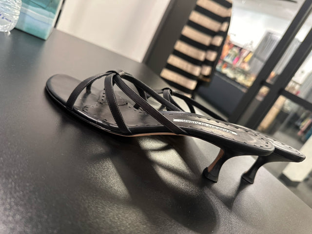 Manolo Blahnik Sz 39 Black Kitten Heel Sandals Shoe