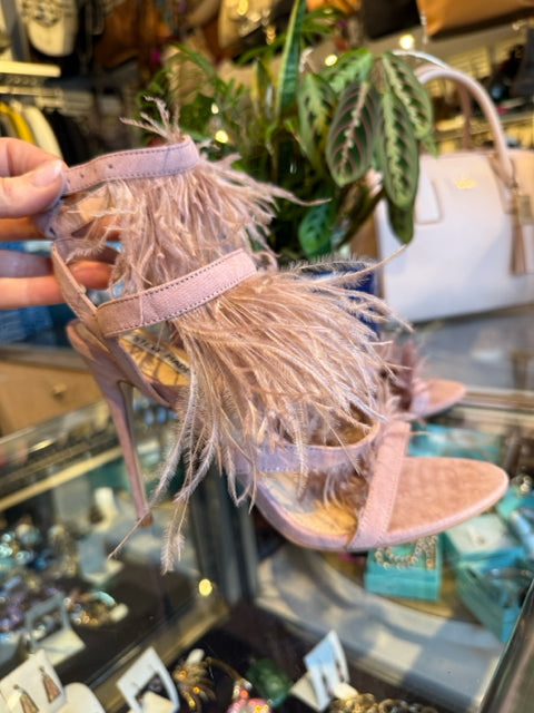 Steve Madden Feather Shoe Sz 9.5 Ankle Strap