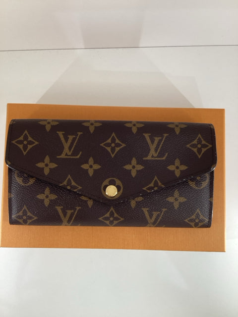 Louis Vuitton Sarah Monogram w/ Rasberry Interior Wallet/Bag