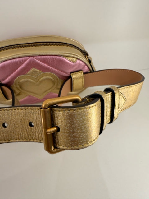 Pre Owned Gucci Leather Metallic Gold & Pink Marmont Chevron Beltbag 85-34" w/ Dust Bag.