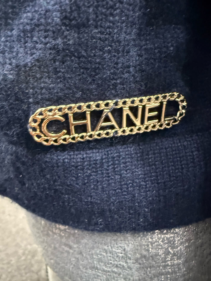 Chanel Cashmere Boat Neck w Gold Chain Detail Sweater Size 38