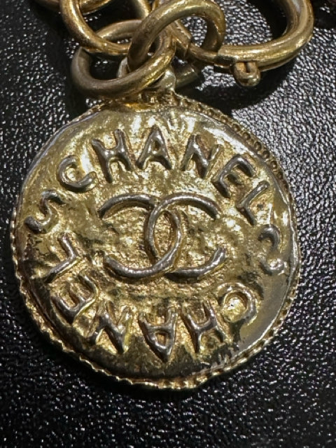 Vintage Chanel Gold plated curb link/coin pendant IN BOX Bracelet