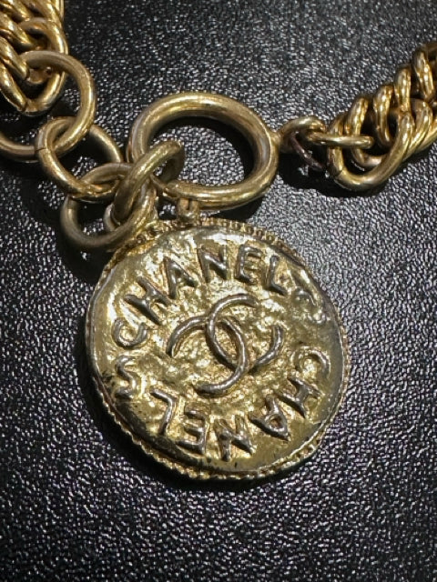 Vintage Chanel Gold plated curb link/coin pendant IN BOX Bracelet