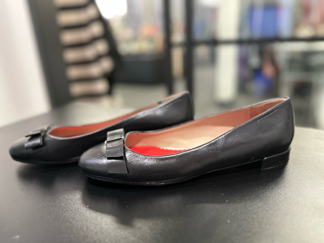 39 Carolina Herrera Black Ballet Flat
