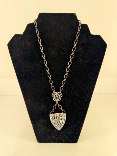Pre Owned Robin Steele Rhodium Chain link w Rhinestone Triangle Pendant Necklace.