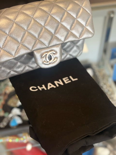 Chanel Silver w/Silver Hardware Quilted Designer HANDBAG