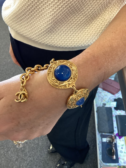 Vintage Chanel Blue & Gold Baroque bracelet 4-blue Gripoix glass cabochons IN BOX Bracelet