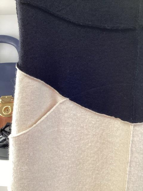 Chanel Size 38 Black and Creme Sleeveless Wool Gown Dress