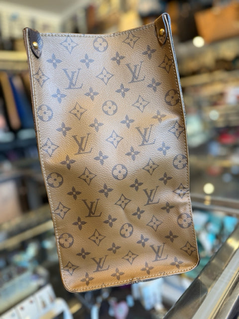 Louis Vuitton Designer On The Go GM Reverse Giant Tote Bag
