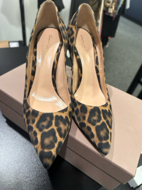GIANVITO ROSSI Sz 38 Velvet Leopard Pump Shoes