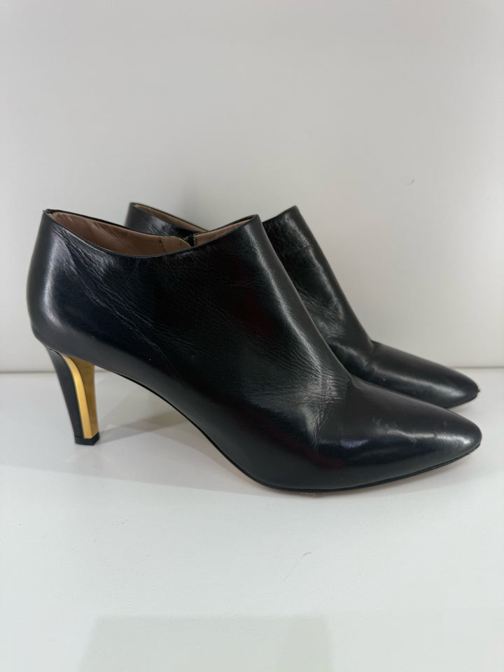 Chloe' Chloe Ankle Cut Boot Side Zipper Gold Heel Size 41 Designer Shoes - Leather, Black