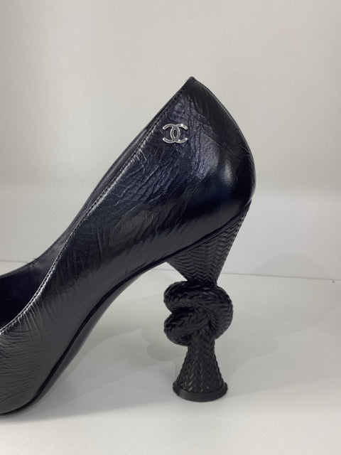 Chanel Sz 40.5 Black Pumps Knotted Heels Shoes
