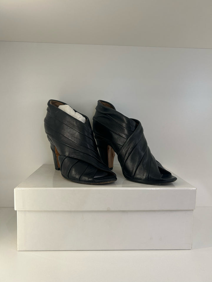 Maison Martin Margela Criss Cross Bootie Leather Peep Toe Designer Shoes Sz 35.5