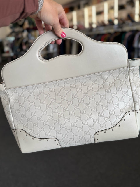 Gucci Guccissima Punch Top Handle Leather Cream Clutch Designer Hand Bag