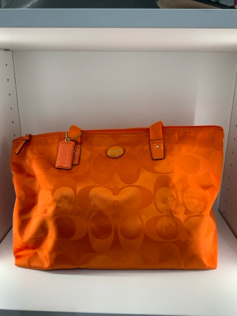 Pre Owned Coach Tote zip top nylon CC print