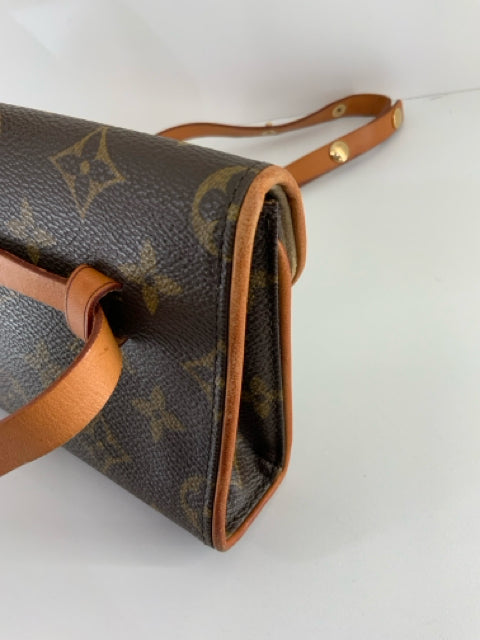 Vintage Louis Vuitton Coated Canvas Brown Mini Poucette Florentine FL0052 Monogram Bag