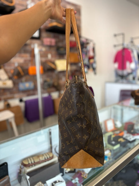 Louis Vuitton Cabas Mezzo Zip Top Monogram Totes Bags