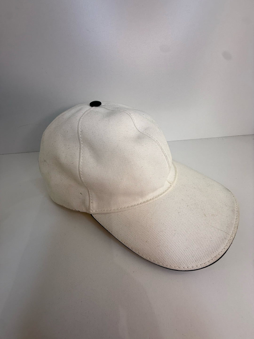 Gucci White Baseball Cap Size L