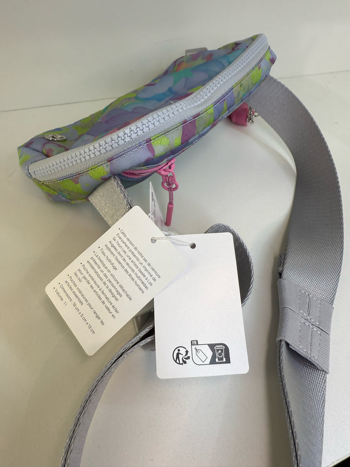 NWT Lululemon Everywhere Belt Bag