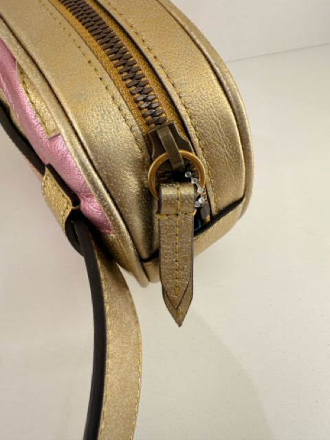 Pre Owned Gucci Leather Metallic Gold & Pink Marmont Chevron Beltbag 85-34" w/ Dust Bag.