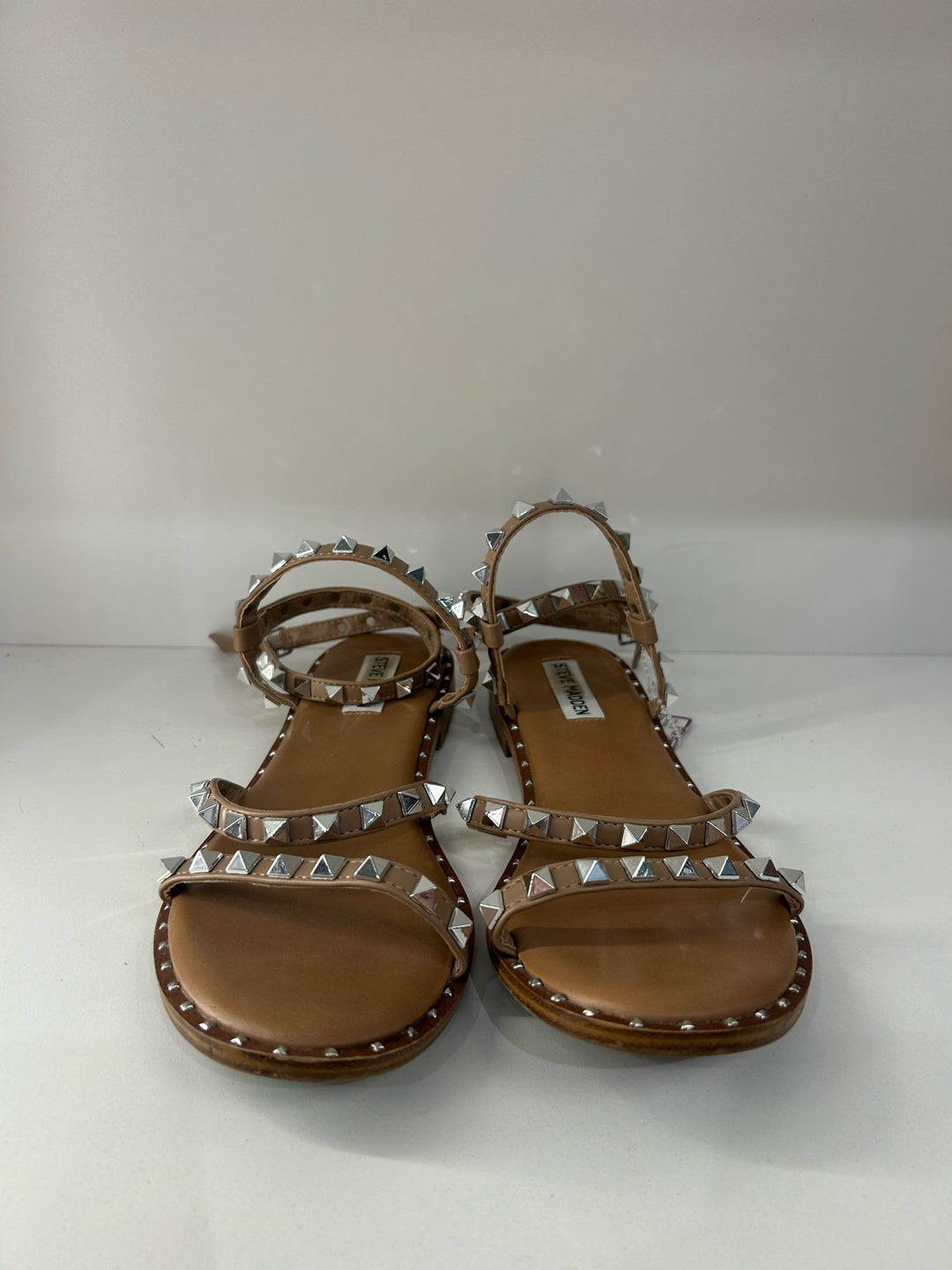 Steve Madden Rockstud Flat Sandals Sz 9
