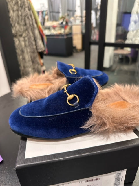 Gucci Sz 35.5 Blue Horsebit Velvet and Fur Shoes Mules Designer