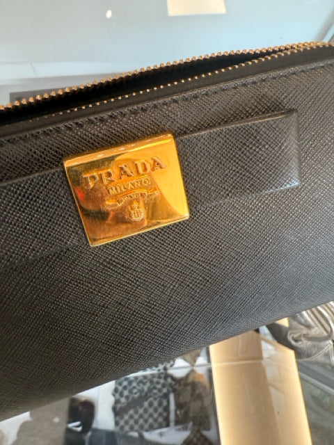 Prada Zippy Saffiano Leather Bow w/gold Wallet