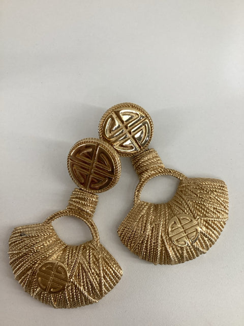 Pre Owned Givenchy Gold Door Knocker String Clip On  Earrings
