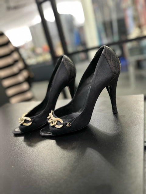 Chanel Sz 40  Black Quilted Heels Shoes Peep Toe