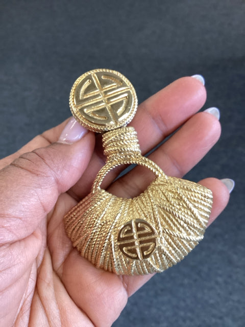 Pre Owned Givenchy Gold Door Knocker String Clip On  Earrings