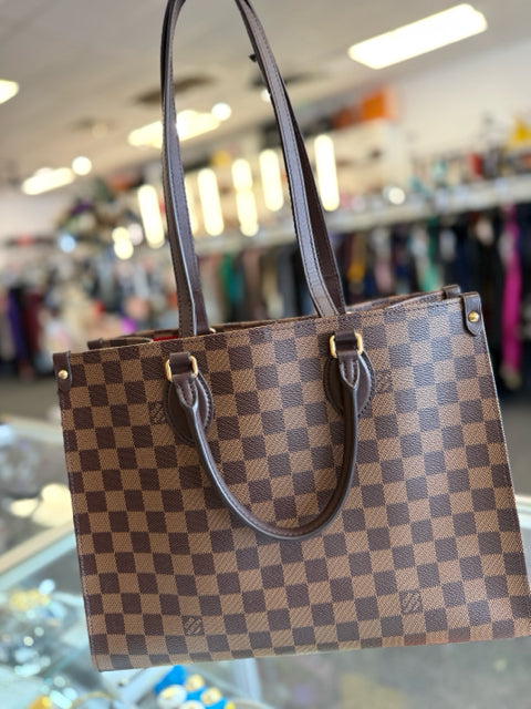 Pre Owned Louis Vuitton OnTheGo MM Designer Hand Bag