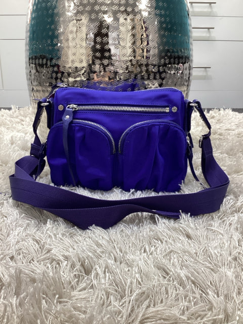 Pre Owned Mz Wallace silver hardware w/pouch  w/dustbag Cross Body Bag.