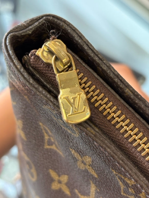 Louis Vuitton Cabas Totes Hand Bag