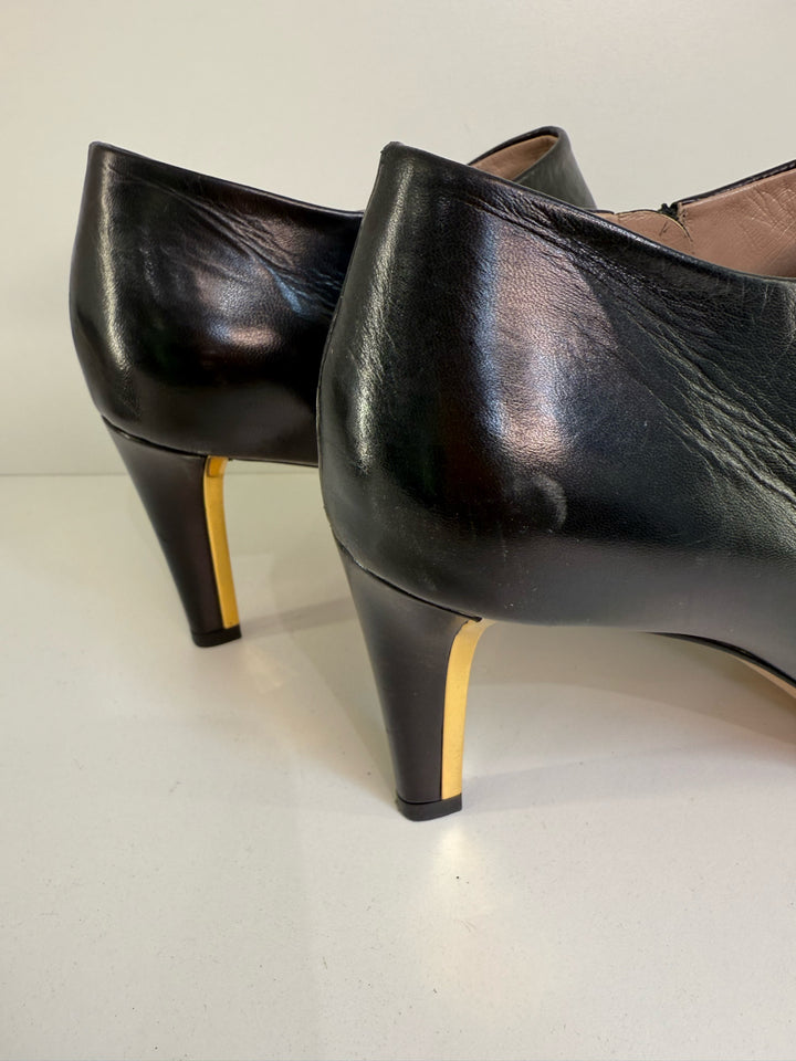 Chloe' Chloe Ankle Cut Boot Side Zipper Gold Heel Size 41 Designer Shoes - Leather, Black - alternate product view 4