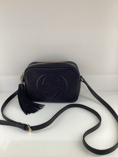 Pre Owned Gucci Black Pebbled Leather Soho Disco Crossbody Designer Bag