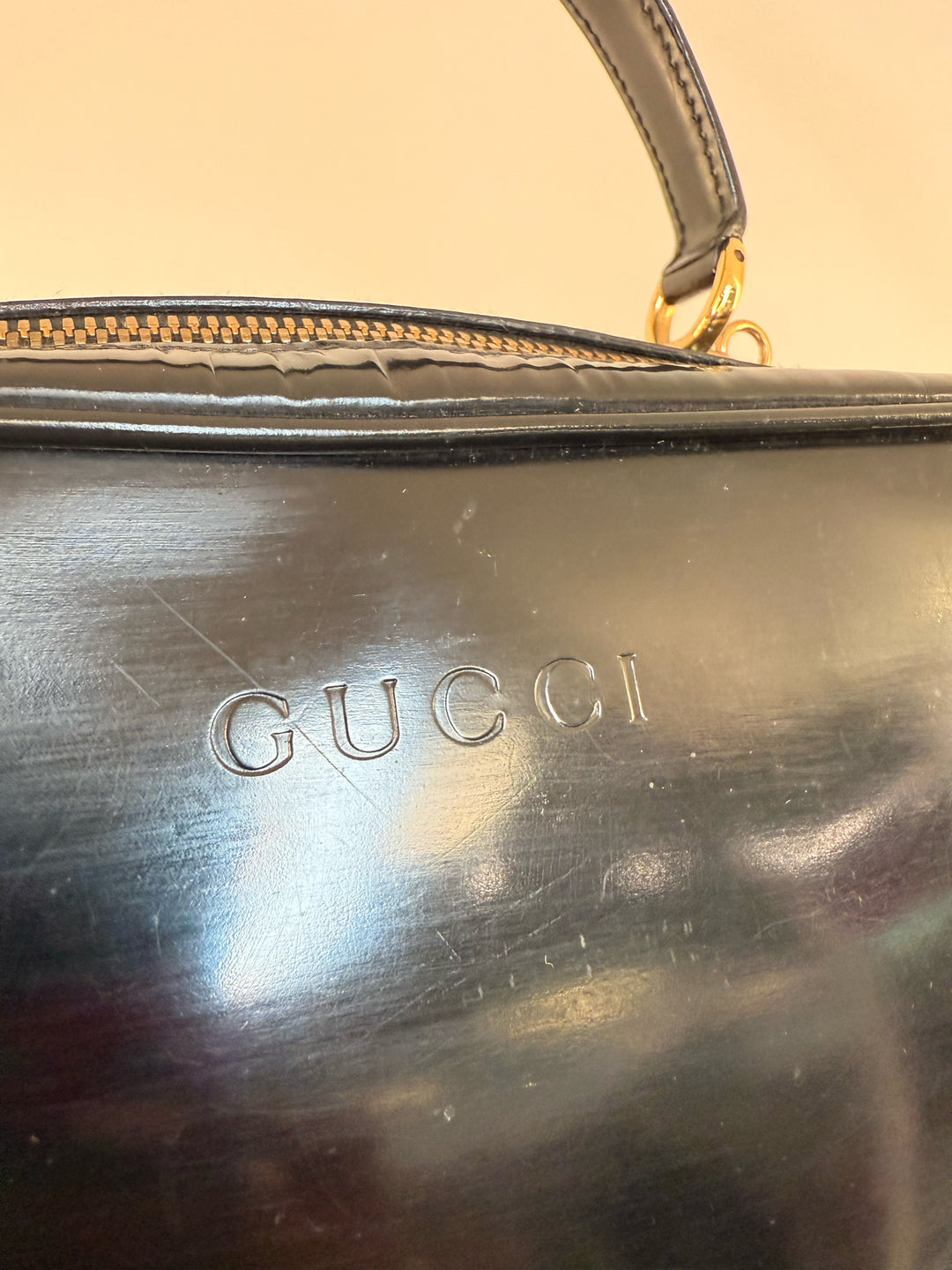 Gucci Vintage Lunch Box Style Bamboo Zipper Pulls