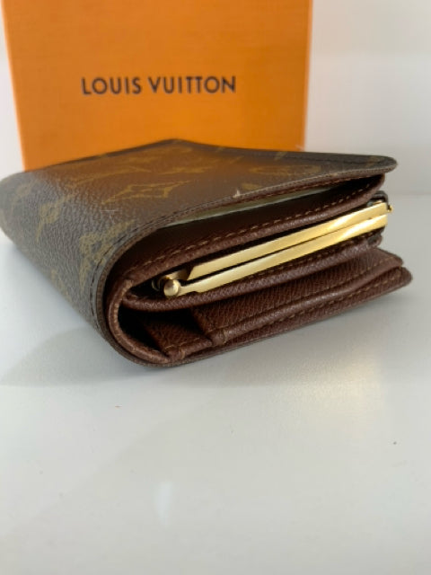 Vintage Louis Vuitton French Style Monogram w/ Coin Section CA0016 Wallet