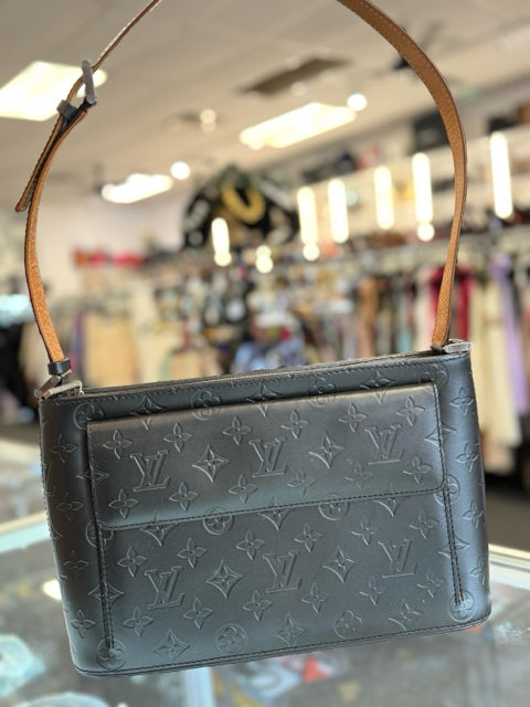 Pre Loved Louis Vuitton Gunmetal Leather Verni Mat Alston Shoulder Bag Handbag TH0054