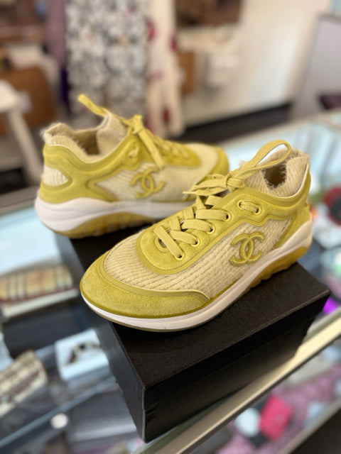 38.5 Chanel Yellow 19B Sneakers Shoes